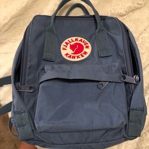 blue fjallraven kanken backpack